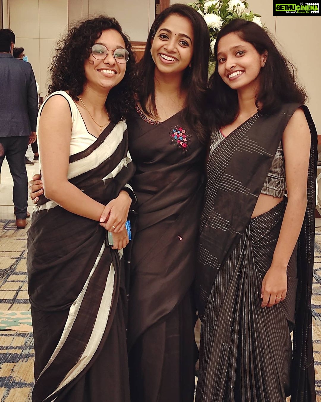 Sneha Babu Instagram - With some happy souls!! Thrissur