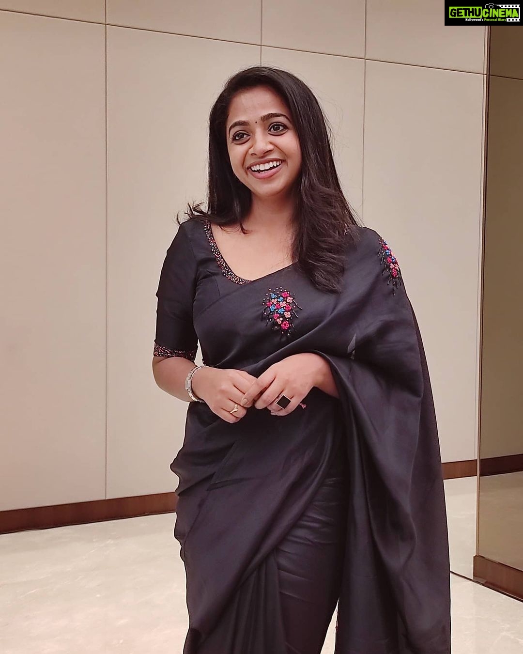 Sneha Babu Instagram - 🖤 Outfit:- @laureata_