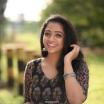 Sneha Babu Instagram - 🤍 Pc:- @deejesh_madanan MUA:@soumyashyam_makeupartist Outfit:- @lax_desino #smile #beauty #instagram #kerala