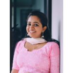 Sneha Babu Instagram - Peace begins with a smile🤗 . PC:- @yogi_anand Costume👗:- @elegant_drapes_sneha . #smile #fashion #simple #ootd Thiruvankulam