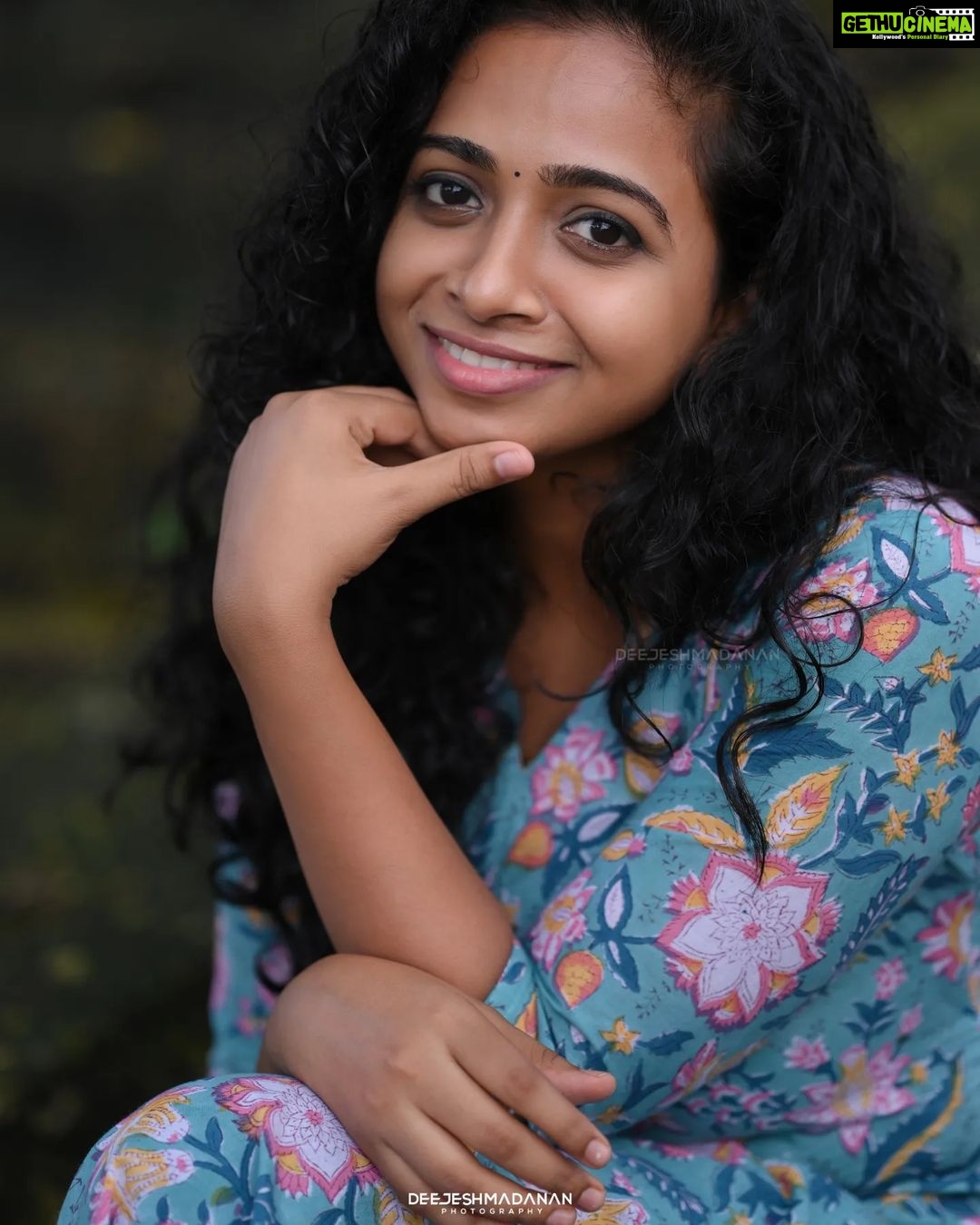 Sneha Babu Instagram - 😊 Pc:- @deejesh_madanan