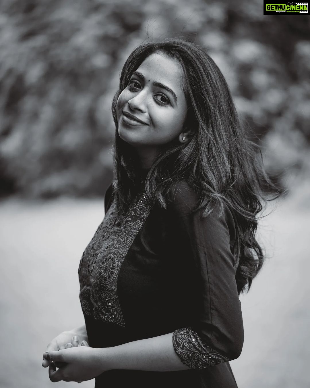 Sneha Babu Instagram - 🌚 Pc:- @niranjan__hegde
