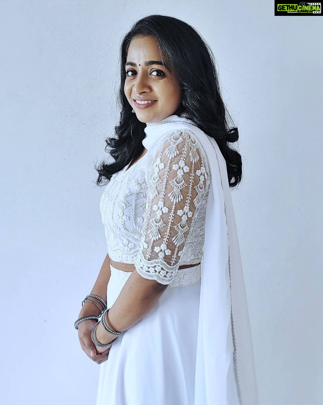 Sneha Babu Instagram - 🤍 Outfit:- @laureata_