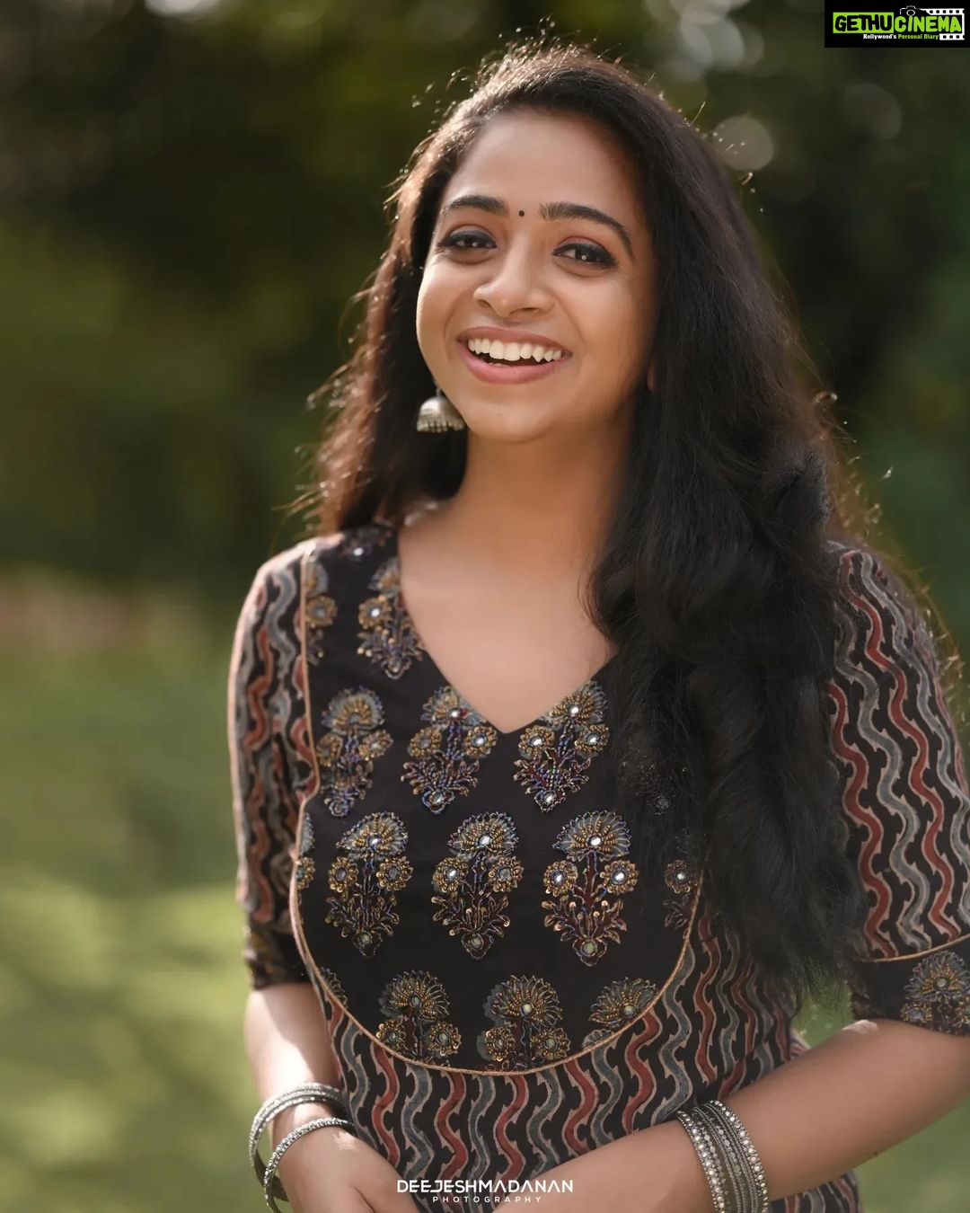 Sneha Babu Instagram - 🤍 Wearing:- @lax_desino Pc:- @deejesh_madanan MUA:- @soumyashyam_makeupartist
