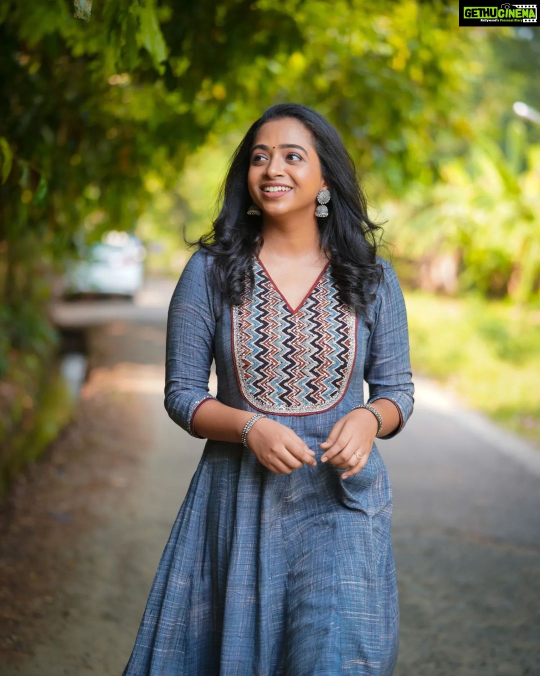 Sneha Babu Instagram - ✨ Wearing:- @swapnamanthra Photography:- @niranjan__hegde MUA:- @sidhalia_bridal_makeovers