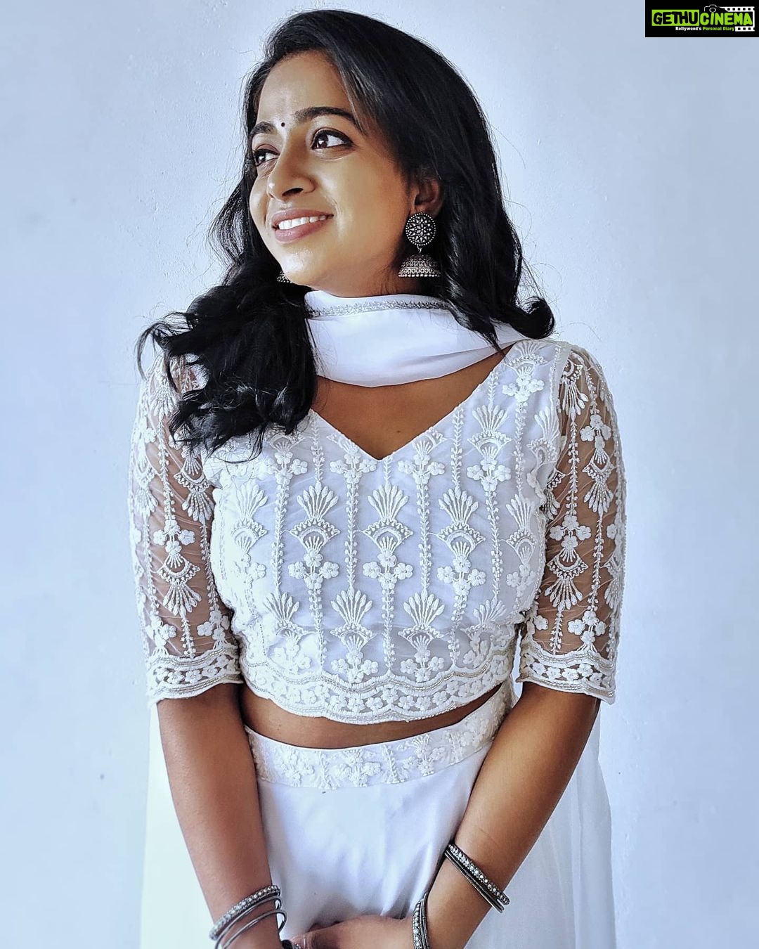 Sneha Babu Instagram - 🤍 Outfit:- @laureata_