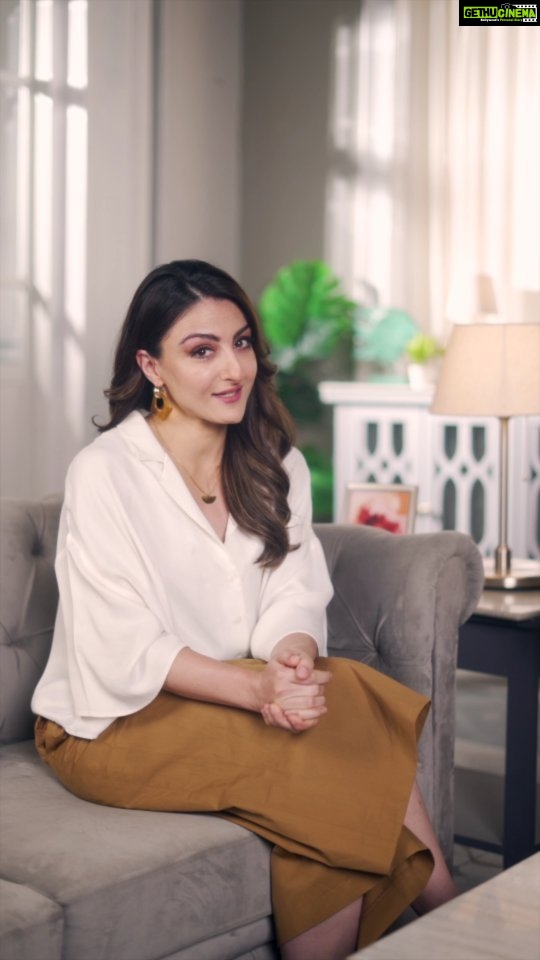 Soha Ali Khan Instagram - The holiday season is around the corner and I can’t wait to give my space an easy, trendy, refresh! Come along as I give you a home tour and show you the pieces I have curated and ordered for my #HomeFlipover with @flipkart Stay tuned for more! @flipkartlifestyle #HomeFlipover #Flipkart #homemakeover #lifestyle #onlineshopping