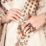 Sonakshi Sinha Instagram - Introducing the ASLI BRIDESMAIDS of this Wedding Szn 🎺🎺 💅🏽Deets: 🤍Pearly (Medium/Almond) 🤎IRL Brown (Medium/Almond) 1 look that matches the #BigFatIndianWedding or different nails for every theme, #NAILIT with #SOEZI ✨ #ITSSOEZI #NAILIT #PRESSONS #BridalLook #BridalNails #ShinyNails #GlitterNails #NailLove #IndianWeddings #GlueOnNails l#IndianFashion #AllThingsBridal