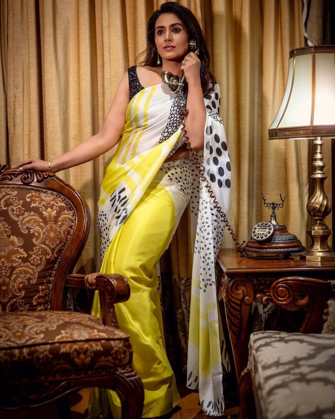 Sonali Kulkarni Instagram - Myfm event - Nashik Such a lovely evening it was !!! Felt empowered meeting all those fabulous achievers / makers of Nasik 💖 Styled by - @prachethestylist Assisted by - @styledby_bhakti Saree - @boveeecom Managed by - @offbeatmediain Earrings : @blingvine Rings : @kushalsfashionjewellery Hair by - @anitahunurkar Assisted by @sujeetyadav4058 Photos by @nikhilpanditphotography ⭐️ lovely working with you again Nikhil 🤩 Thank you for all the love dear Antara @myrj_vaishnavi @rj_shubhi @rjapoorv and team @myfm 💖