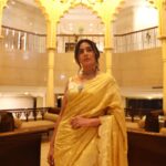 Sonali Kulkarni Instagram - Sunshine.. At Press conference of ‘Dharavi Bank’ Styled by : @prachethestylist ❤️ Assisted by : @styledby_bhakti @mansixix Saree : @shantibanaras Managed by: @elevate_promotions Jewlery : @azotiique Hair : @bhaktibarode_hairstylist Makeup : @shridharparab7906 Coordin : @sujeetyadav4058 📸 : @shruu_t #DharaviBank #mxplayeroriginals #MXplayer