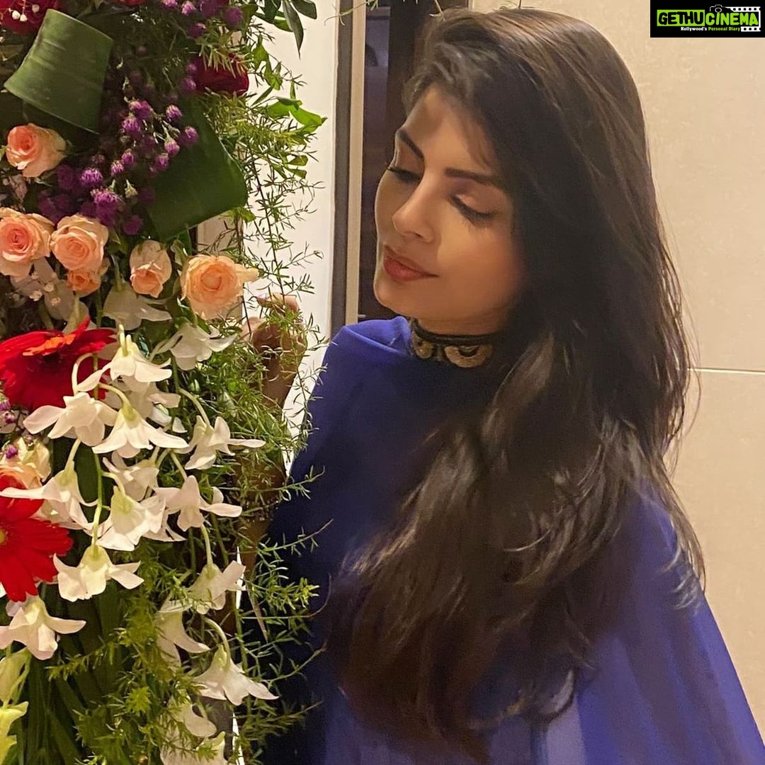 Sonali Raut Instagram - Celebration begins!!! #festivevibes #festivewear #festivelook #mood #celebration #loveyouall #sonaliraut