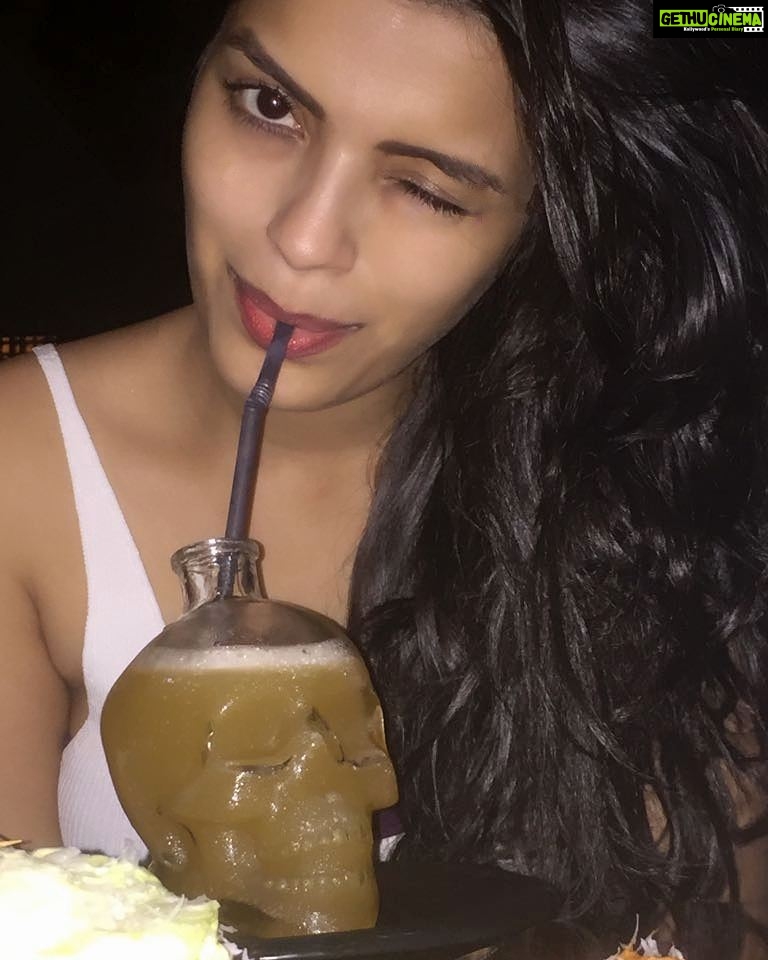 Sonali Raut Instagram - It's friday night keep calm n enjoy the night.....drink more fluids!!! #drinks #food #fun #friends #mood