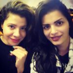 Sonali Raut Instagram - Early morning flight...Different shows but same flight....with @sambhavnasethofficial #MTV #fun #travel #patna ##event #whoop Hotel Maurya Patna