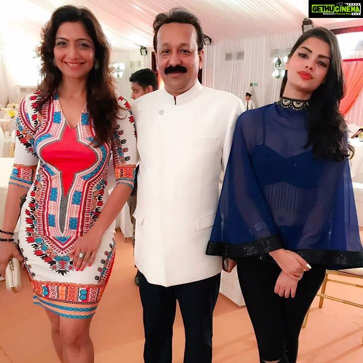 Sonali Raut Instagram - Got a little late but I'm sure it was an awesome party @babasiddique.!!!#eidmubarak @aartiinaagpal