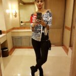 Sonali Raut Instagram - Mood Selfie😊 #selfination #cool #night #funtimes