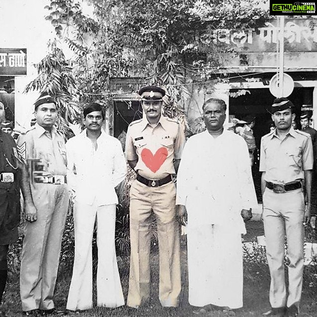 Sonali Raut Instagram - Happy Father's day dad! Thanks for always being there for me and serving the people..! #Police #Deputycommissioner #Mumbai #Politics #shivsena