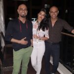 Sonali Raut Instagram - I was so hooked on to their shows when I was a child that my family knew that one day I will be a part of some Reality Show. @instaraghu @rajivlakshman P.s. YES, they do smile. #roadies #biggboss8 #viacom18
