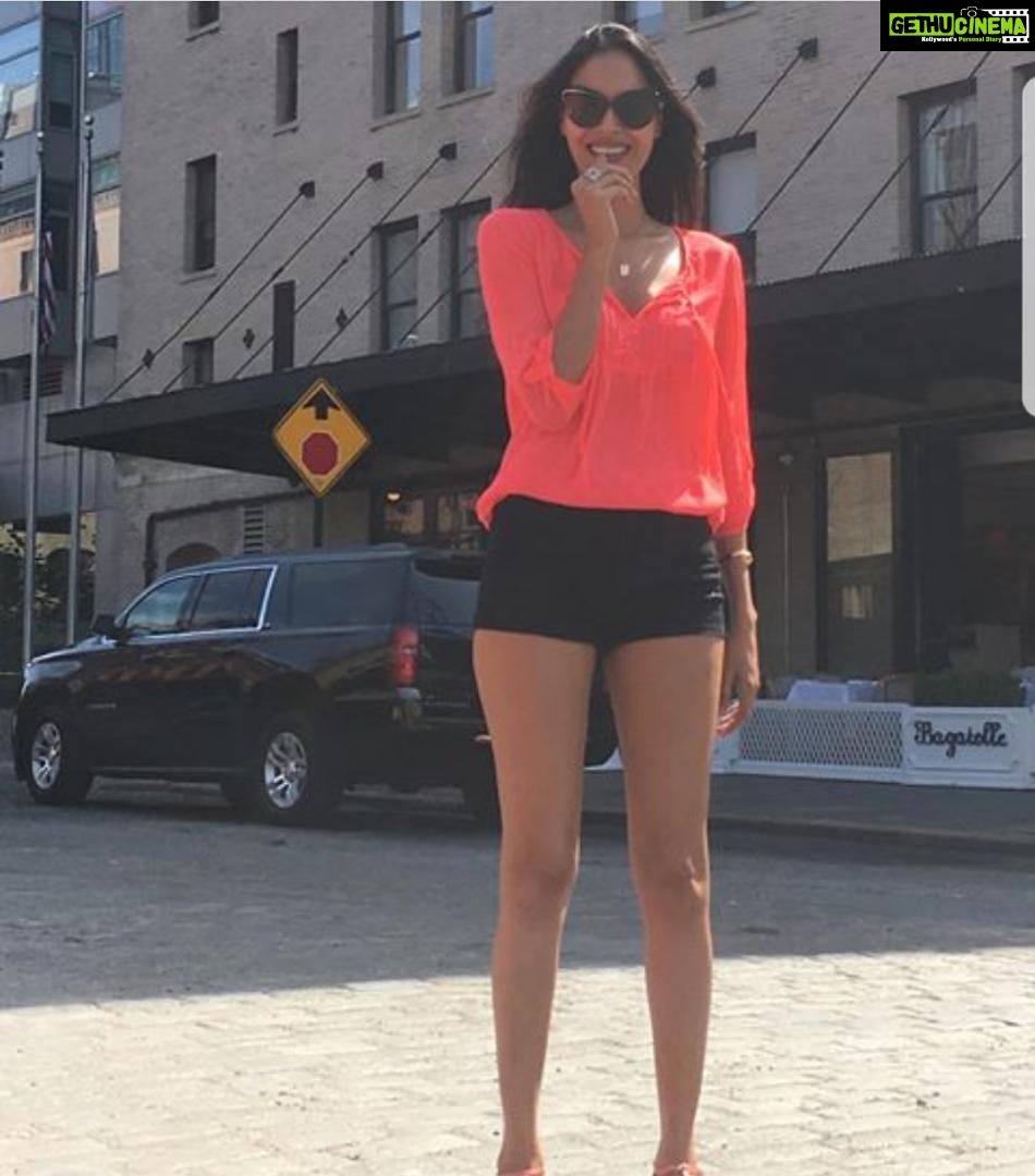 Sonali Raut Instagram - Happy birthday to the most hottest sister and Mom ever! @ujjwalaraut ...#Newyork