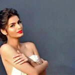 Sonali Raut Instagram - As bold as my lipstick! #shootdiaries #redlips #hot #throwbackthursday