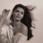 Sonali Raut Instagram – Have you seen this behind the scenes of my photoshoot covered exclusively by @filmymantra 😍😍😍 #photoshoot #hot