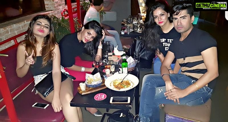 Sonali Raut Instagram - Dinner with these cuties. #dinner #drinks #champagne #party 🎵
