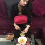 Sonali Raut Instagram – You can never have enough panipuri!! how many of you love it?

#panipuri #loveit #nomnom #streetfood