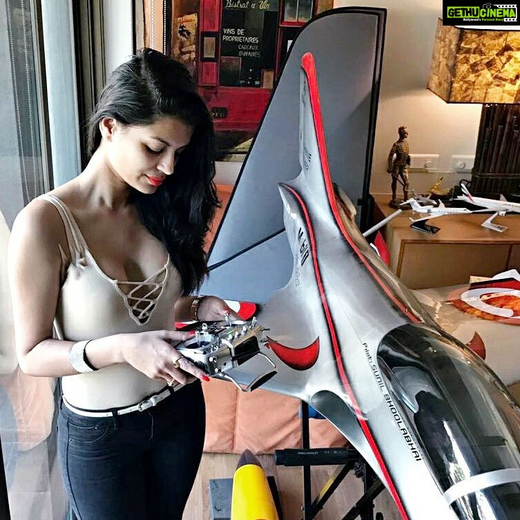 Sonali Raut Instagram - My new found love for Aeromodelling ❤✈ #newhobby #love #flyhigh #planes #weekendvibes