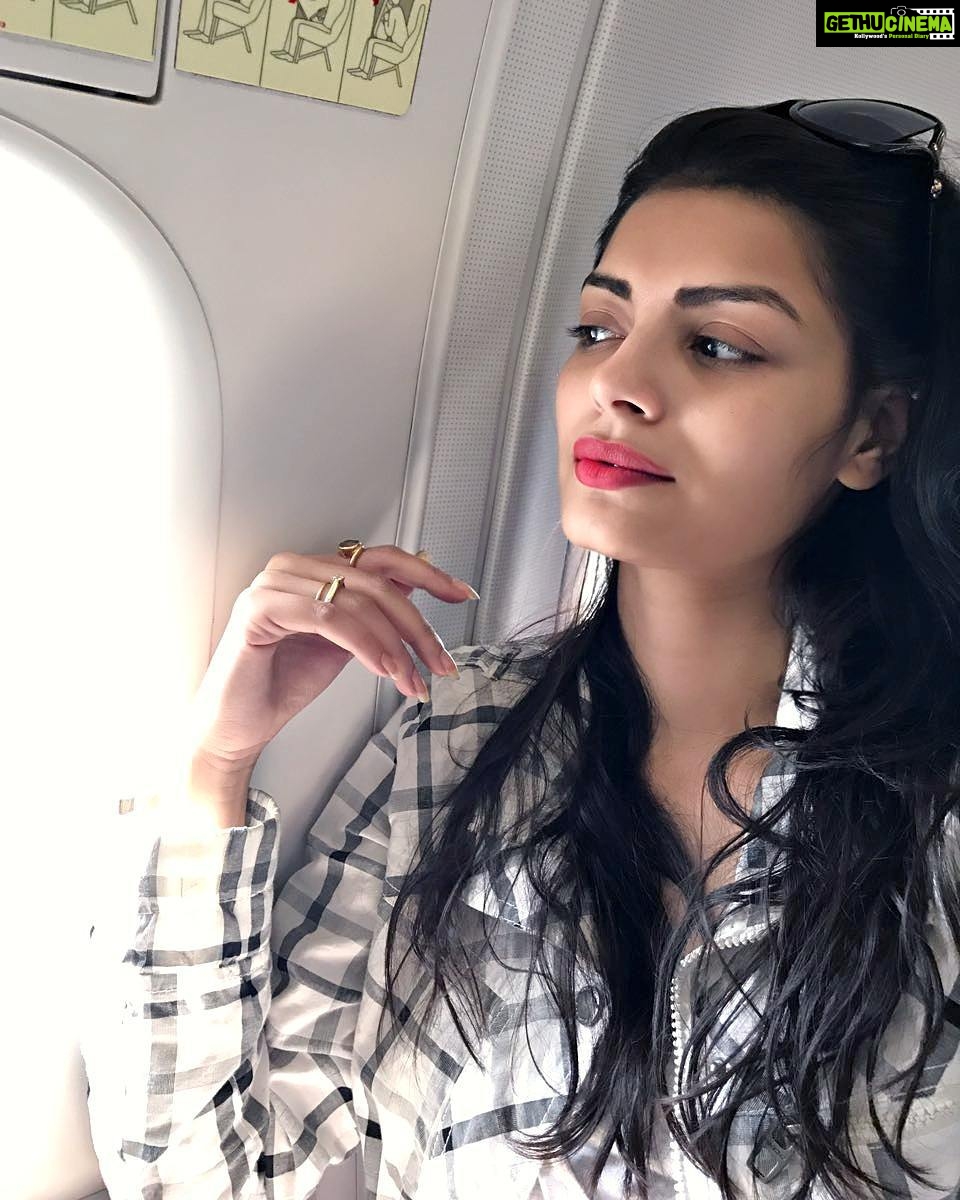 Sonali Raut Instagram - Off to #Delhi. #WorkMode #Selfie #GoodMood #FlightScene #Traveling Delhi, India