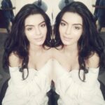 Sonali Raut Instagram - Early morning magazine shoot. In love with this mirror effect. Stay tune guys, will keep sharing more! #EarlyMorning #WorkMode #Selfie #Happy #Fun