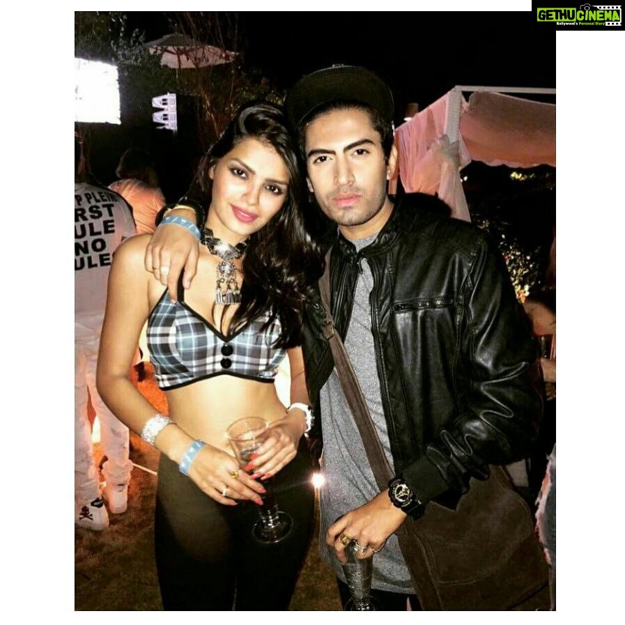 Sonali Raut Instagram - #AboutLastNight Partying away with bff @sushantdivgikar at Hotel W, Goa. #bff #2016gonetoosoon W GOA