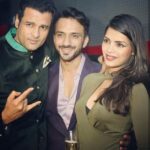 Sonali Raut Instagram - Congratulations @alimercchant, had an amazing time at the launch of Vortex. And all the best @rohitroy500 for the release of #Kaabil. #BestWishes #RockTheWorld #VortexSouth #celebrities #launchday #music #mumbai #alimerchant #rohitroy