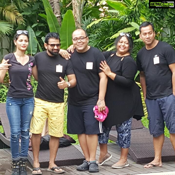 Sonali Raut Instagram - Morning shoot with the @letsfface calendar team. #ThailandDiaries #ShootShoot #CalendarShoot