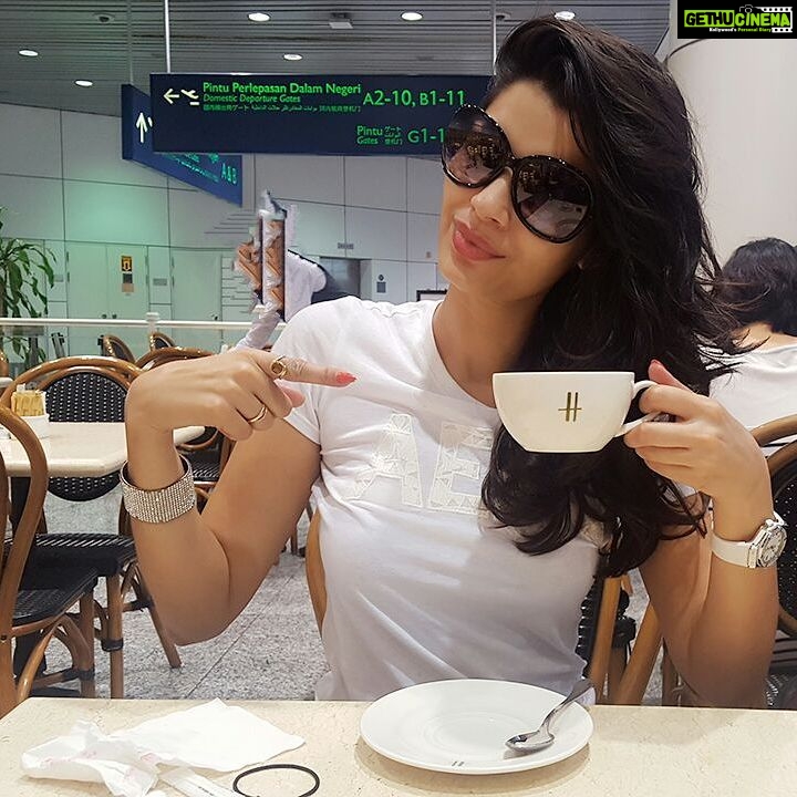 Sonali Raut Instagram - #AirportDiaries Its coffee time. Off to #Bali. #aslisonali Taman Mini Indah Indonesia (TMII) - Jakarta Timur