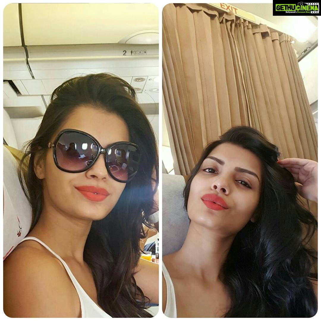 Sonali Raut Instagram - Enroute to Lucknow to celebrate Diwali. This is gonna be fun! #HappyDiwali #aslisonali