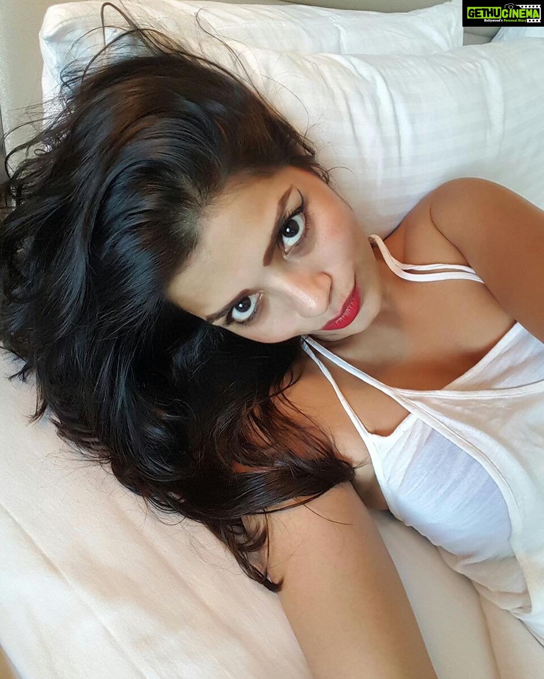 Sonali Raut Instagram - About to take a beauty nap! What are you guys upto? #aslisonali #beautynap #crazyweek #hustle #workhardpartyharder #lovemywork #instadaily #instagood #photooftheday #instamood #instalike #instagood #model #actress #celebstyle #fashion