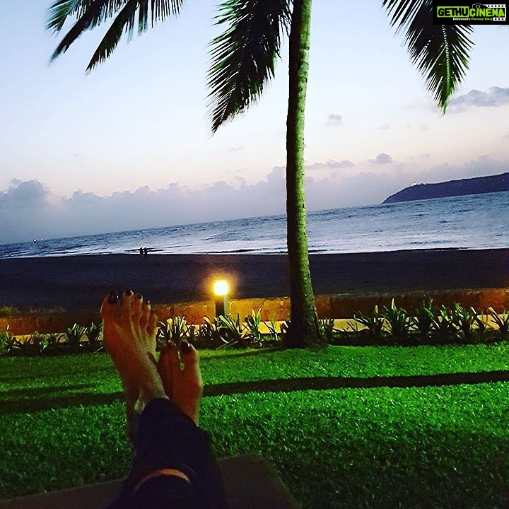Sonali Raut Instagram - Enjoy every sunset. Look forward to every sunrise. #aslisonali Goa Marriott Resort & Spa