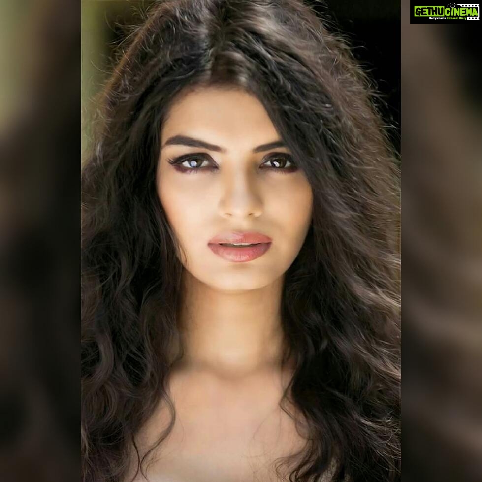 Sonali Raut Instagram - #TuesdayThoughts The eyes are the mirror of the soul. #aslisonali