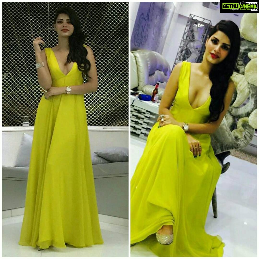 Sonali Raut Instagram - Had an amazing time yesterday at Raza Beig's @splashfashions party at @aermumbai Outfit Courtesy: @idiot_theory #aslisonali AER - Bar and Lounge