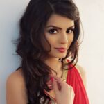 Sonali Raut Instagram - Good morning....What i like about photographs is that they capture a moment that’s gone forever & is impossible to reproduce !! 😍 #BehindTheScenes #photography #quote #Actress #YuvrajEnt 👻☺😇