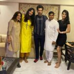Sonali Raut Instagram - About lastnight Ganpati Darshan @imbhandarkar @anttimmaheshvwari @rupalisuri07 @iarjanbajwa @renubhandarkar45 @ricku_rocks @jayatotla @giorgia.andriani22 #ganpati #ganpatibappamorya #festival #festivevibes #celebration #darshan #fest