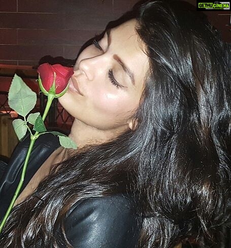Sonali Raut Instagram - #happyvalentinesday #love #instapic #instadaily ☺☺