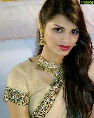 Sonali Raut Instagram - We always wear designer saree, this time I wanna thank my mom for the lovely saree