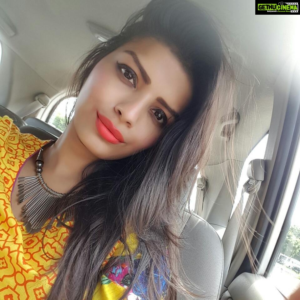 Sonali Raut Instagram - Hey guys follow me now on 'Roposo': http://www.roposo.com/story/fashion-/5e5292bb-fcae-46bd-a528-45b8b268d98d