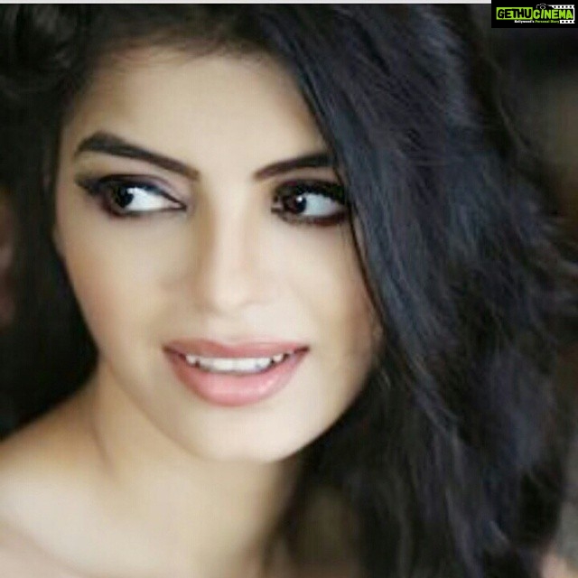 Sonali Raut Instagram - #GoodMorning .. have a nice week ahead !!