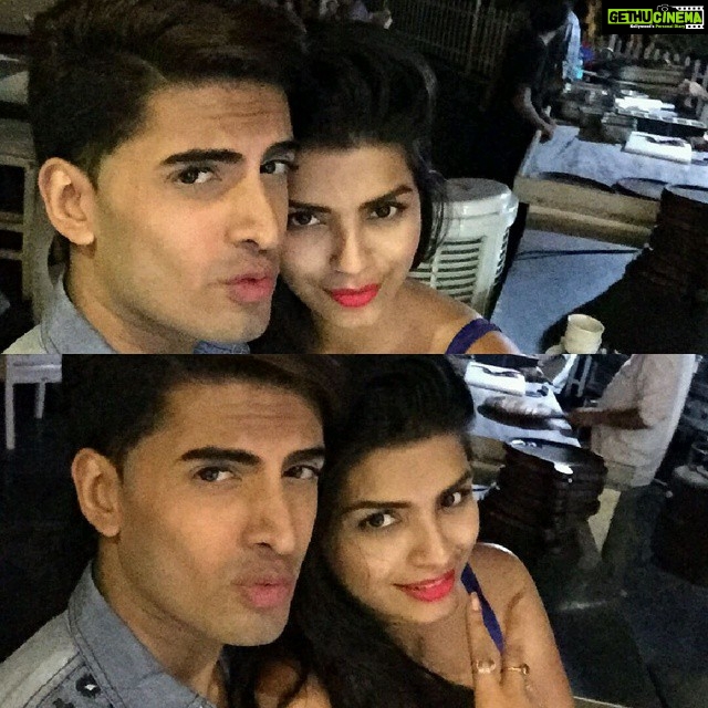 Sonali Raut Instagram - #hbdayMahi #party #fun #friends #masti with #Sushant n others