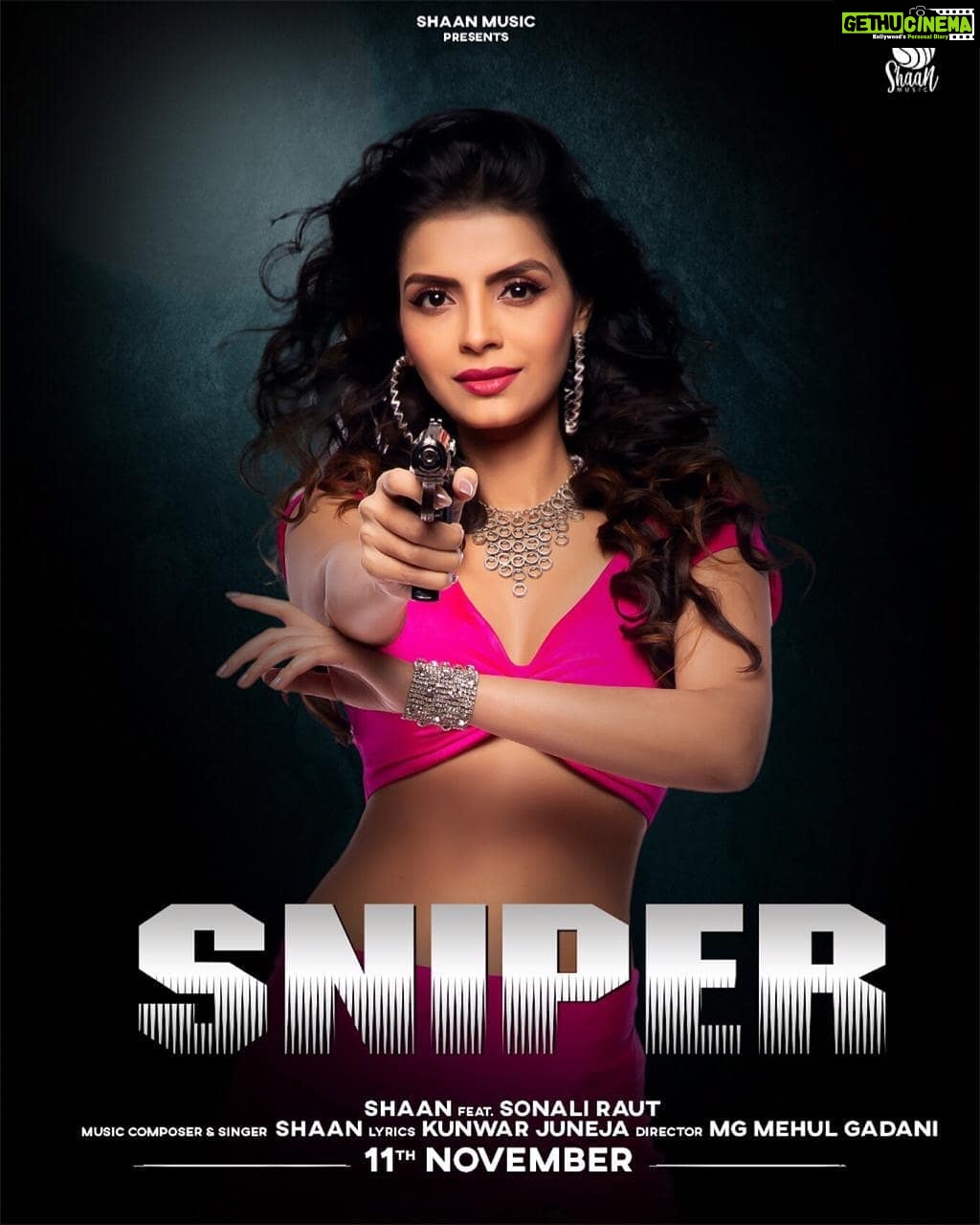 Sonali Raut Instagram - "Haath mein pistol, lekin naam โSniperโ ?? ๐ง " Yeh raaz khulega jald, don't be hyper !! ๐๐ Till then, can you guess what's going to happen in my #NewSong with @singer_shaan Leave your comments below. #BreakTheBox #DareToBeDifferent #Shaan #SingerShaan #ShaanMusic #ShaanSingle #SonaliRaut #KunwarJuneja #NewMusic #IndiePop #HipHop #ComingSoon @adityadevmusic @junejakunwar @mgmehulgadani @riyazzamlani