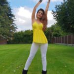 Sonali Raut Instagram - I'm so cool, ice cubes get jealous!!!😎😘😘 #throwbackthursday #happiness #life #smile #selflove #positivevibes #beautiful #goals #nature #mindset #motivation #lifestyle #hot