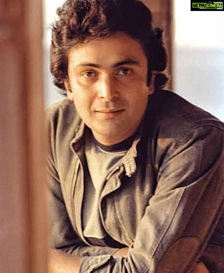 Sonali Raut Instagram - Saddened to hear the news this morning !! May your soul R.I.P #rishikapoor Sir.. Condolences to the #kapoor family 🙏!!