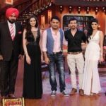 Sonali Raut Instagram - Throwback from Comedy Nights with Kapil @kapilsharma Show!!!! Dont forget to watch world television premiere “The Xpose” @andpicturesin tomorrow at 9.30 pm !! Managed by @slashproductions #throwback #moviepromotion #thexpose #kapilsharmashow #kapilsharma #himeshreshammiya #sonaliraut #navjotsiddhu