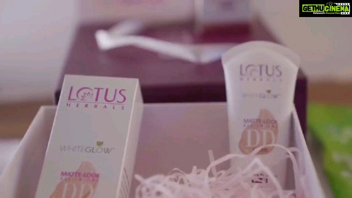 Sonali Raut Instagram - Heyy beautiful girls, i am accepthing @jacquelinef143’s #PhotoReadyIn2 challenge with @lotus_herbals #WhiteGlowDDCreme. It is Valentine’s Day💕 and here i am showing you my #PhotoReadyIn2 look, tell me how did you like it! I am also nominating @ujjwalaraut , @iampayalghosh and @gizelethakral to take up this challenge. Go on and take up the challenge too and show your #PhotoReadyin2, you can also get featured by @lotus_herbals #LotusHerbals #SkinCare #FlawlessSkin #glow #naturalbeauty#herbal #crueltyfree #gorgeous #beautiful #InstaBeauty #flawless #DailyDefense #photoready #mattelook #mattefinish #PhotoReadyIn2 #glam #GlamUp #glamorous #newlaunch #jacquelinefernandez #SPF20 #SunProtection #WhiteGlow